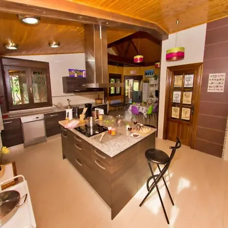 Casas Al Pie Del Arbol Cuzcurrita de Juarros