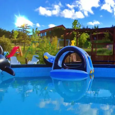 Casas Al Pie Del Arbol