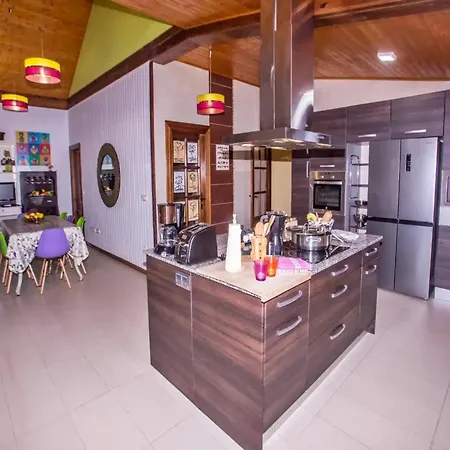 Casas Al Pie Del Arbol Cuzcurrita de Juarros