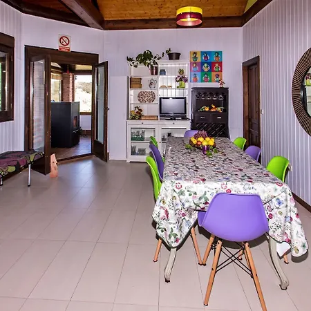 Casas Al Pie Del Arbol * Cuzcurrita de Juarros