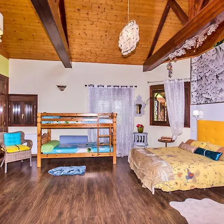 Casas Al Pie Del Arbol Holiday home *