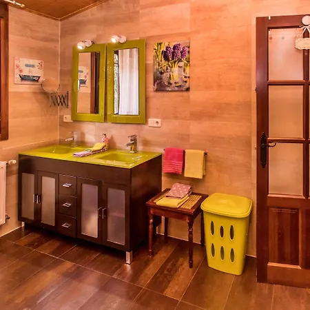 Casas Al Pie Del Arbol * Cuzcurrita de Juarros