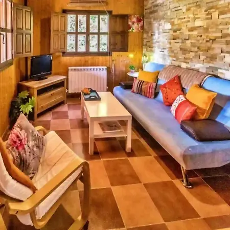 Casas Al Pie Del Arbol * Cuzcurrita de Juarros