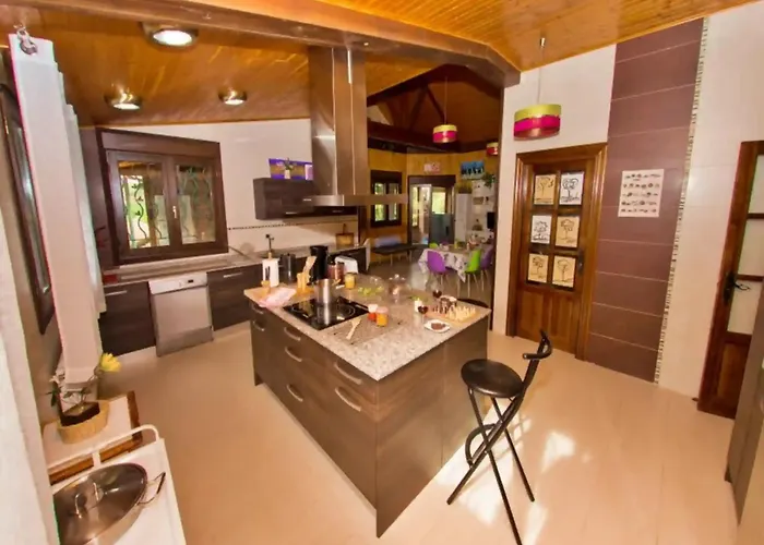 Casas Al Pie Del Arbol Cuzcurrita de Juarros