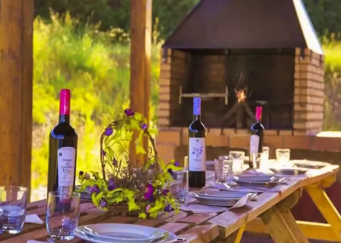 Casas Al Pie Del Arbol * Cuzcurrita de Juarros