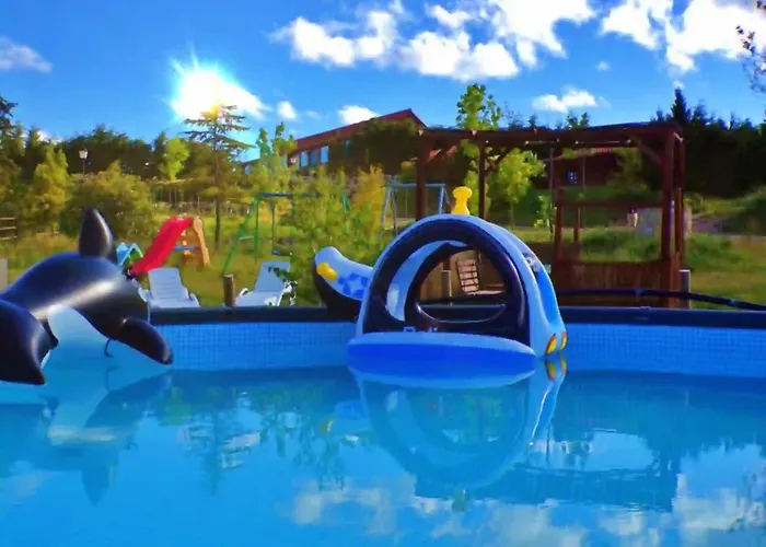 Casas Al Pie Del Arbol