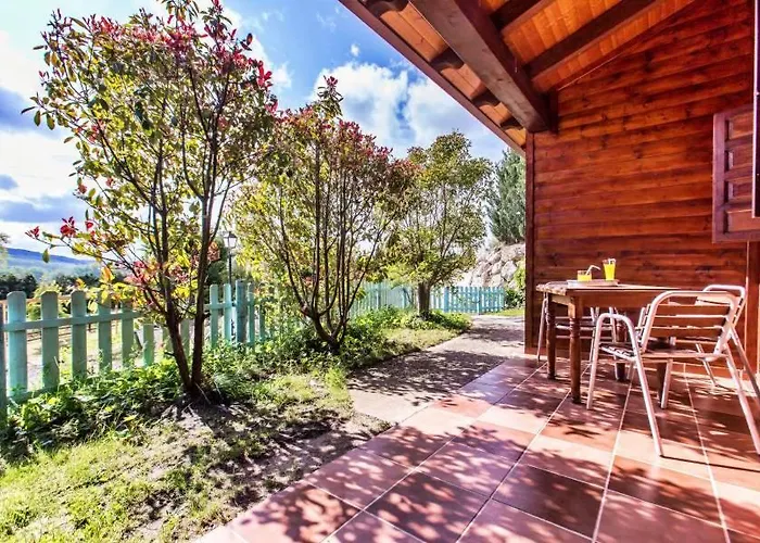 Casas Al Pie Del Arbol * Cuzcurrita de Juarros