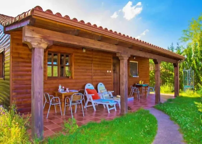 Casas Al Pie Del Arbol * Cuzcurrita de Juarros