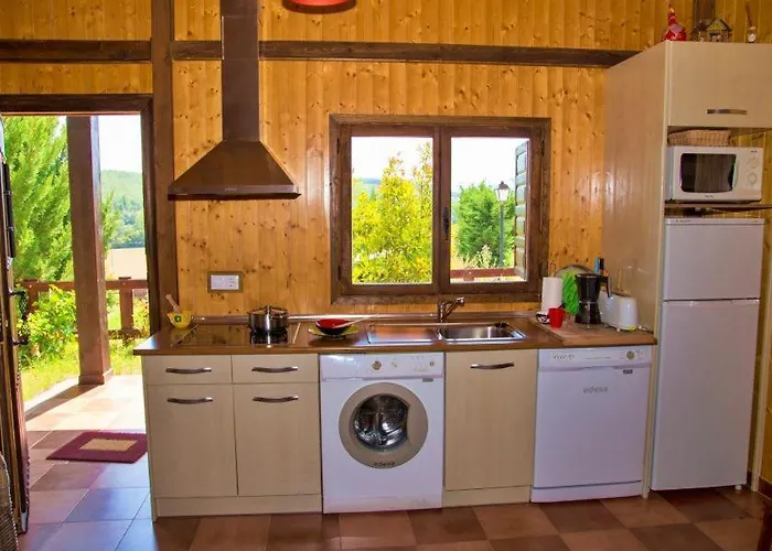 Casas Al Pie Del Arbol Cuzcurrita de Juarros