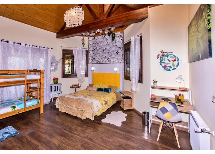 Casas Al Pie Del Arbol بيت للعطل Cuzcurrita de Juarros