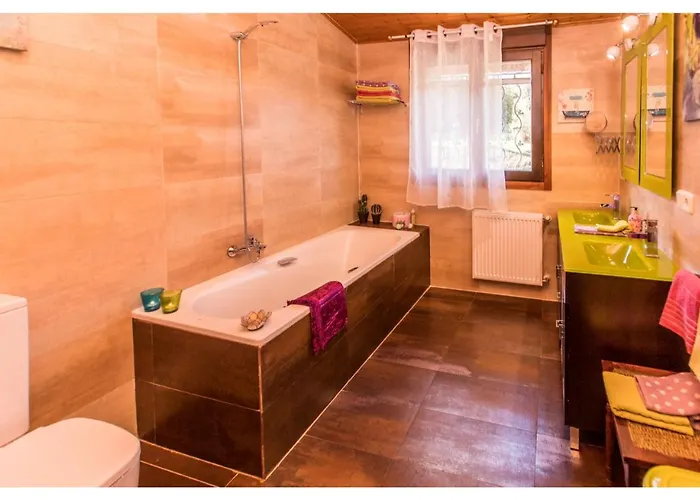 Casas Al Pie Del Arbol